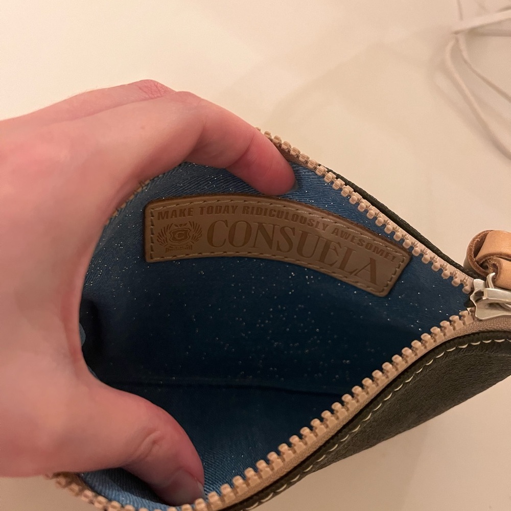 Consuela Green w/ tan trim Wristlet Wallet + pouch - Picture 5 of 9